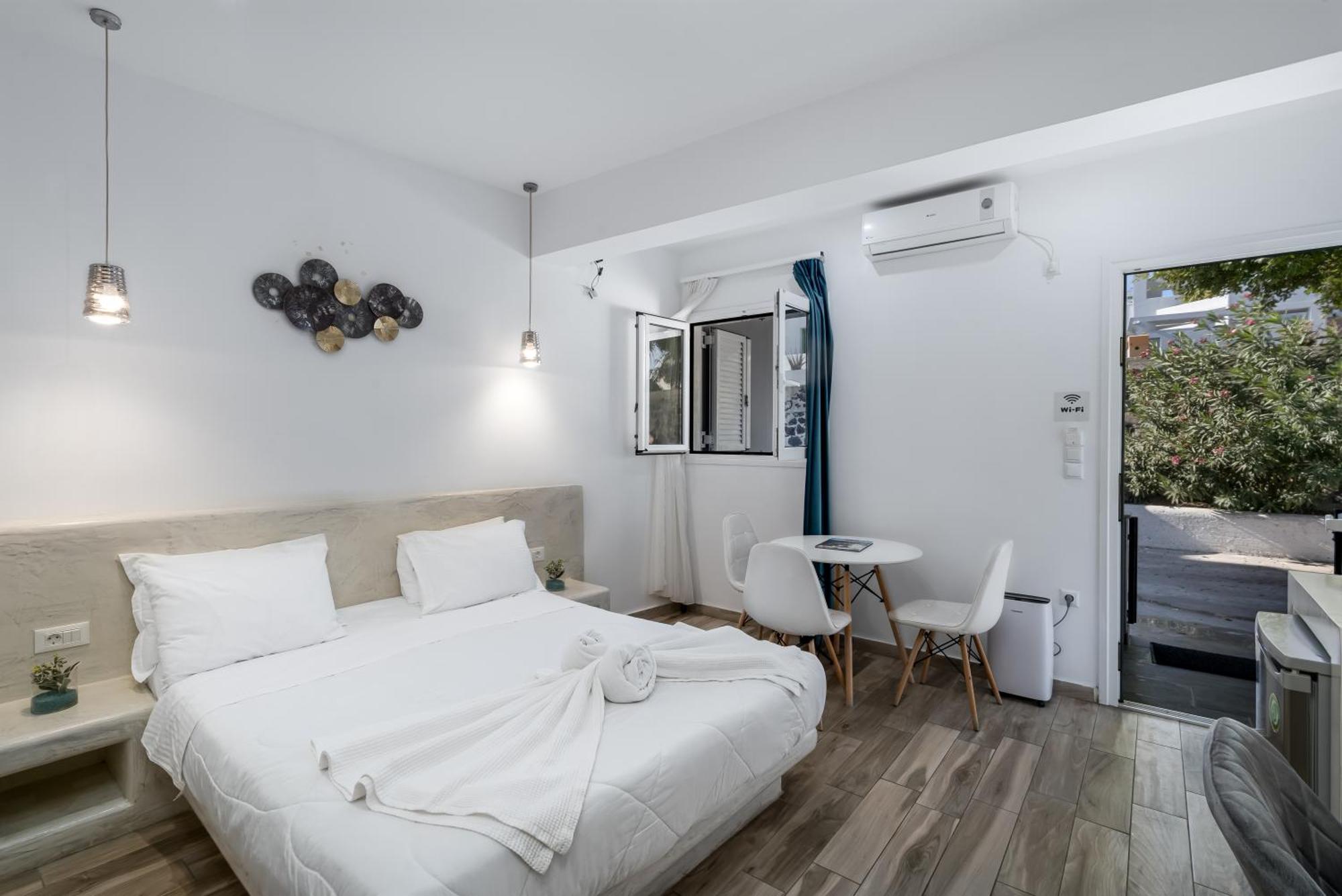 Oasis Suites Fira Fira (Santorini) Esterno foto
