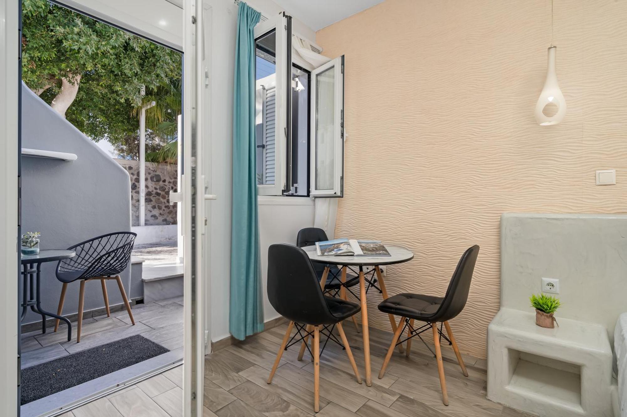 Oasis Suites Fira Fira (Santorini) Esterno foto
